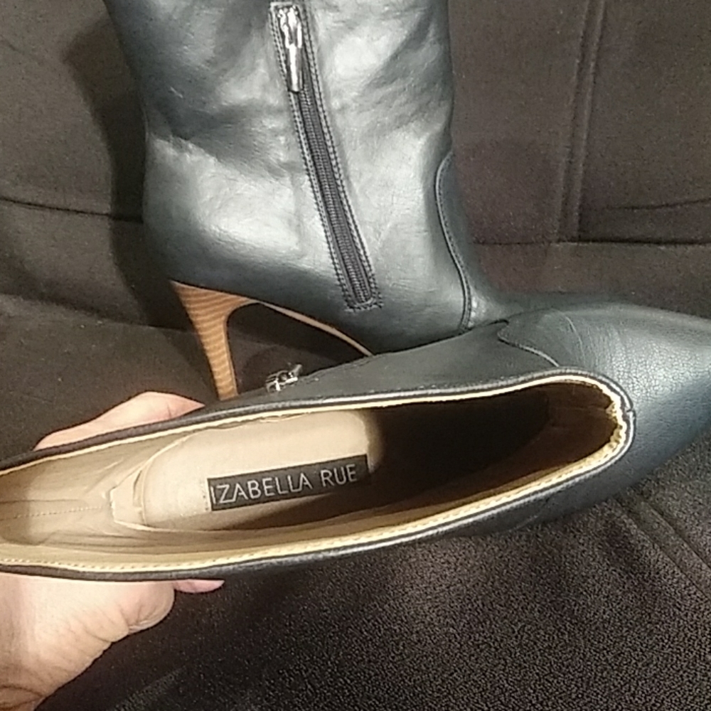 👢 - Picture 2 of 2